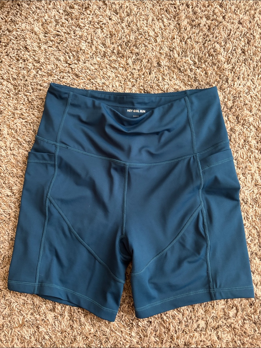 HEY GIRL RUN Running shorts - 6in